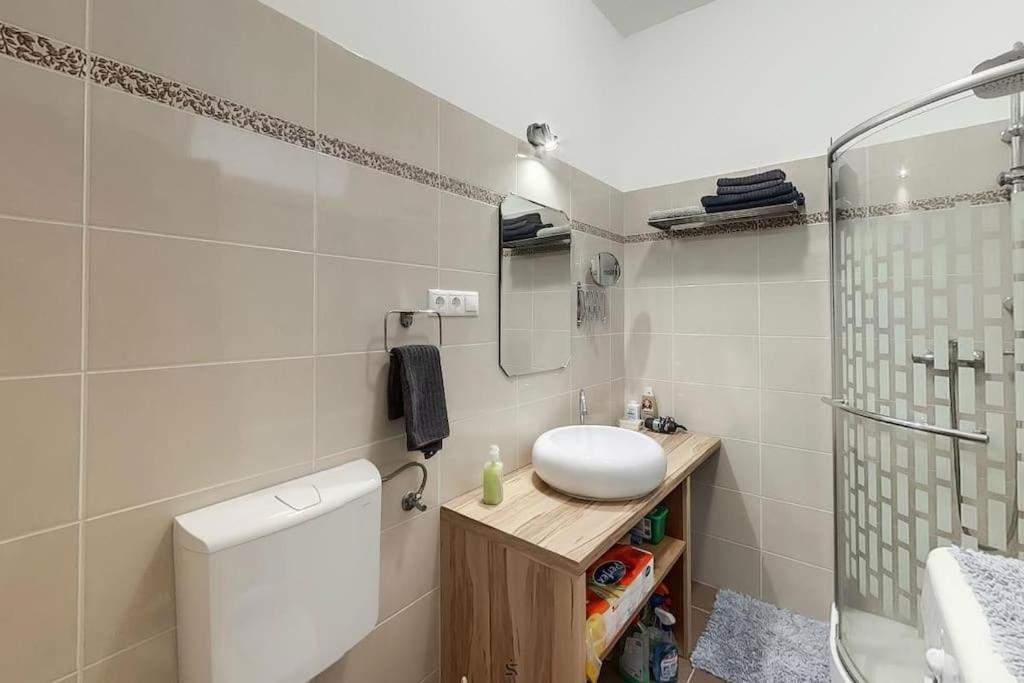 Bright Sunny Apt At Keleti Station,Near Citycenter บูดาเปสต์ ภายนอก รูปภาพ